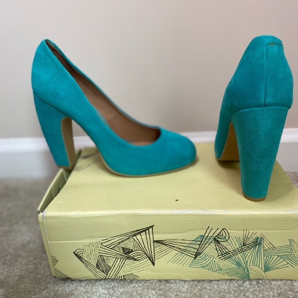 Minty Blue suede Kimchi Blue pumps - Picture 2 of 5